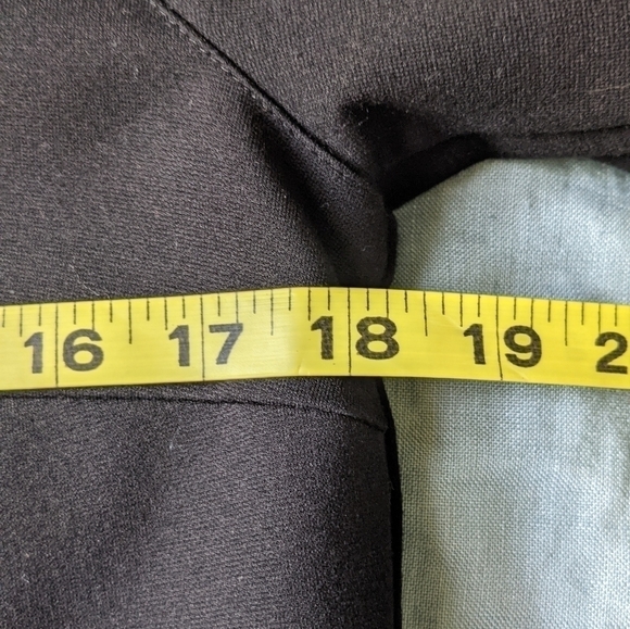 AKRIS Ponte Zip Fitted Black Sweater Top M Knit Minimalist Fine Gauge Designer - Picture 11 of 14